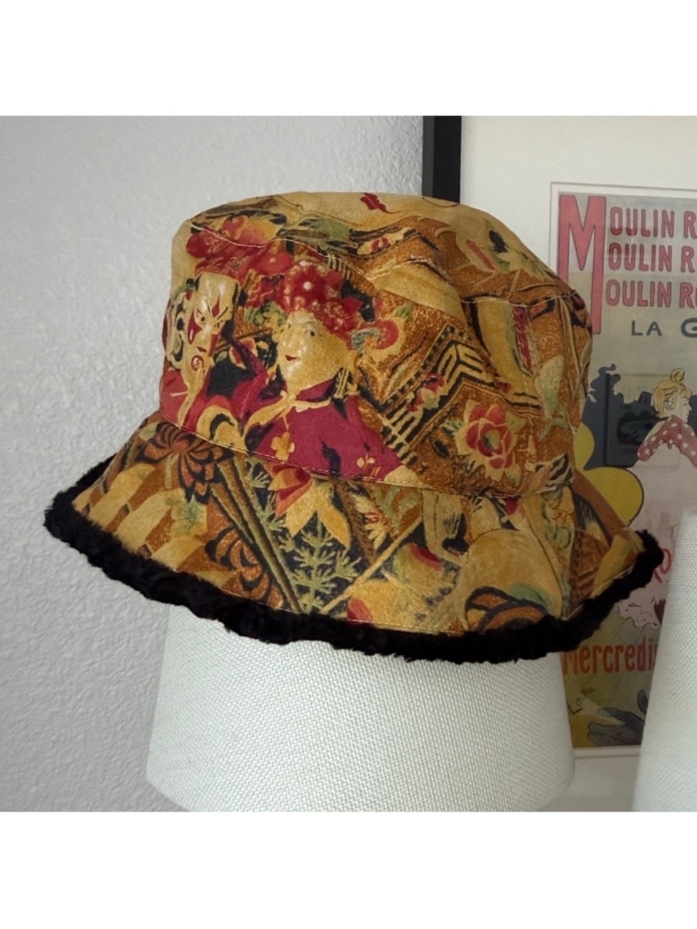 Chico’s Reversible Bucket Hat Face Motif Faux Curly Lamb Fur - Picture 2 of 6
